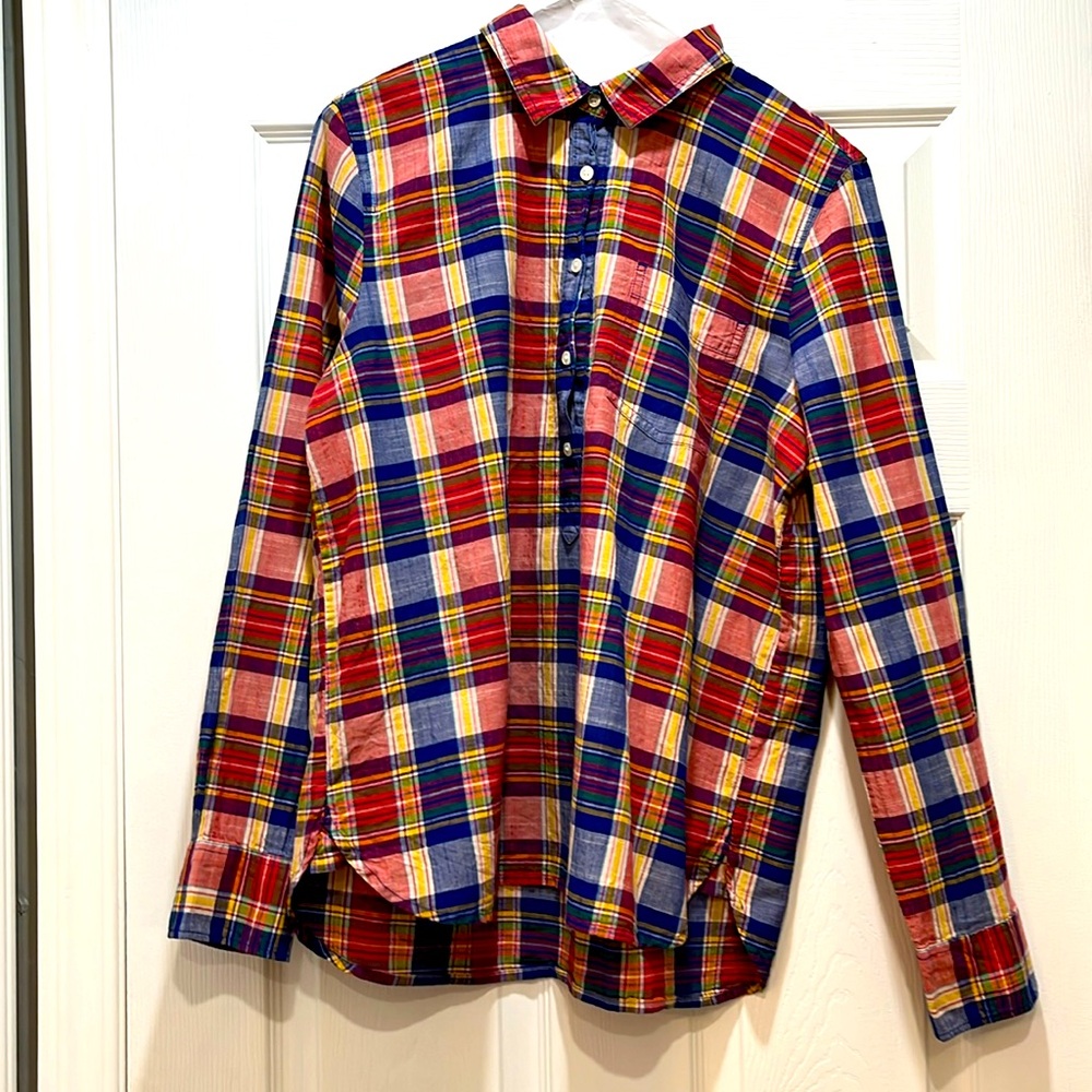 Ladies J Crew 100% cotton plaid long sleeve 1/2 button shirt, size L.